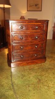 Lovely burr walnut mini chest of drawers