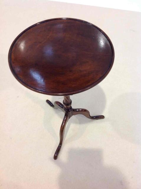 Superb 18thC mahogany tip top table