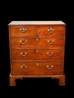 A Beautiful 18th Century Oak Chest of Drawers.
