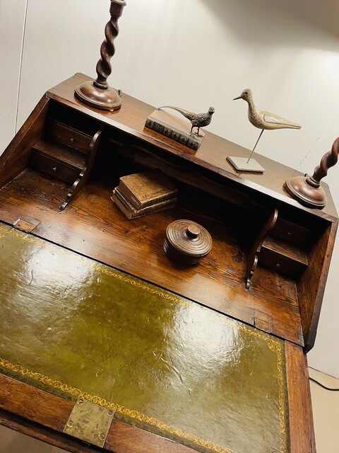 A Beautiful English 18th Century Georgian Clerks Desk / Bureau.