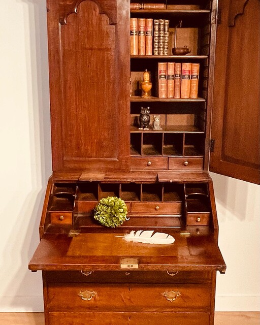 A Beautiful English 18th Century Queen Ann Oak Bureau Bookcase. Ca 1700.