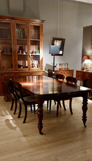 A Beautiful English William IV Mahogany Extending Dining Table with two extra Leaves.