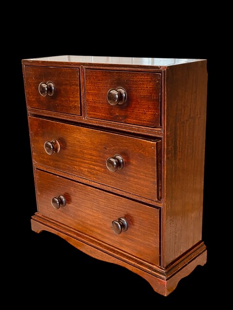 An English 19th Century Mahogany Apprentice Piece ' Chest of Drawers '.