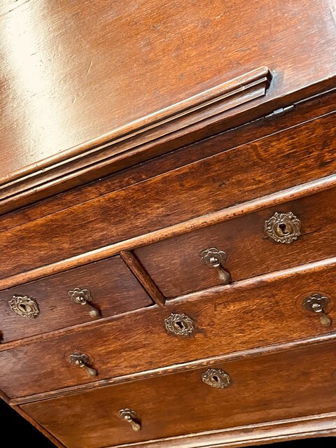 An English early 18th Century Oak Bureau. Small Proportions.