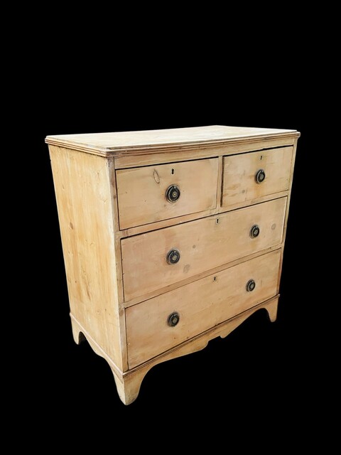 An English Early 19th Century Pine Chest of Drawers. Regency Period.
