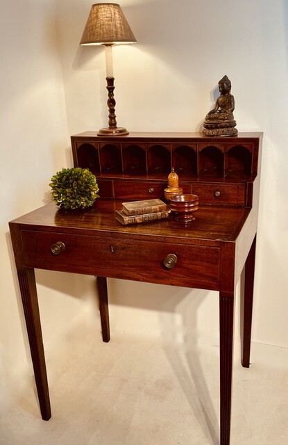 An English Early 19th Century  ' Regency ' Small Bureau / Desk.