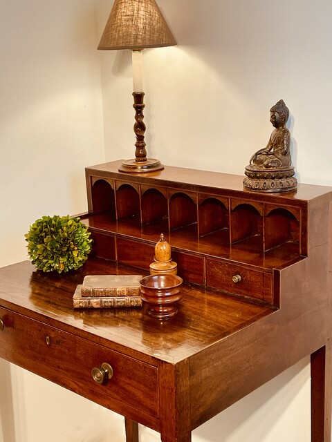 An English Early 19th Century  ' Regency ' Small Bureau / Desk.