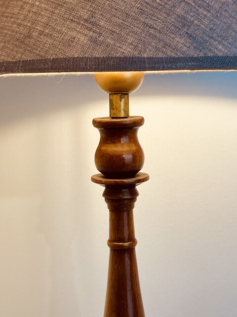 An English Early 20th Century Mahogany Lamp Stand having a Handmade Linen Shade. Special price 250 €.