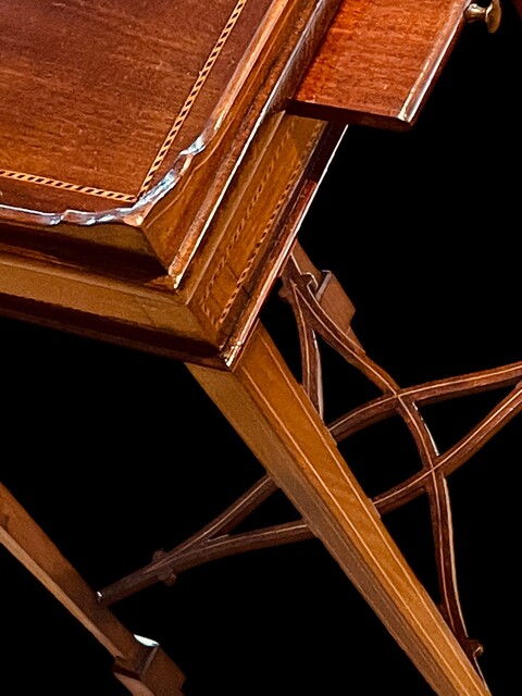 An English Edwardian Mahogany Kettle Stand having Beautiful Satinwood Inlay.