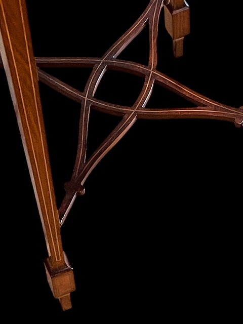 An English Edwardian Mahogany Kettle Stand having Beautiful Satinwood Inlay.