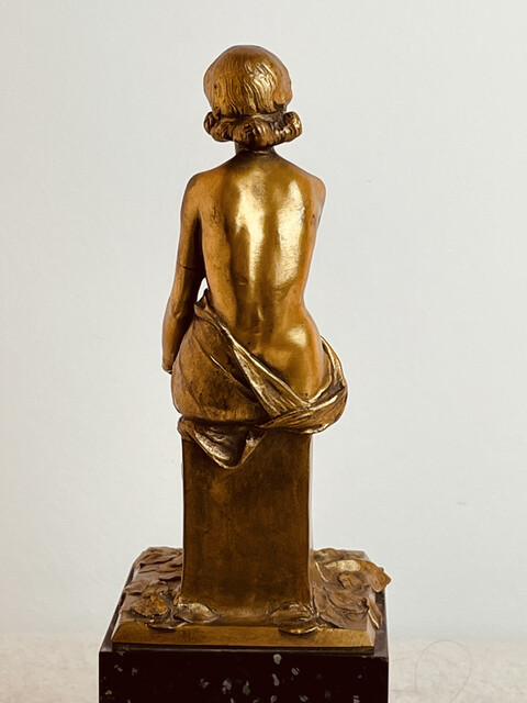 Maurice Bouval ( 1863 - 1916 ) ' Femme Assise ' Golden Bronze, Signed, Ca 1900. France, Toulouse, Haute Garonne. Special price : 600 €.