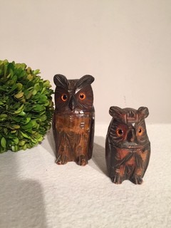 Two English  Carvied Inkwells in the form of Owls with Glass Eyes. Ca 1900.